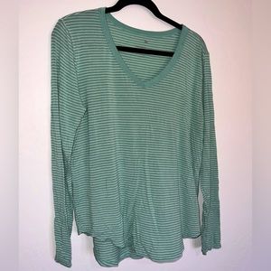 SO Stripped Long Sleeve Lightweight V-Neck Shirt Size L